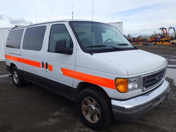 2006-ford-cargo-image-2