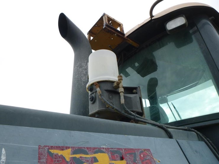 2005-deere-624j-image-33