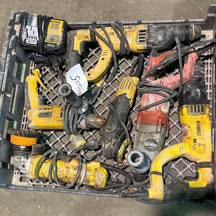 #4005 • MISC LOT OF ASSORTED POWER TOOLS