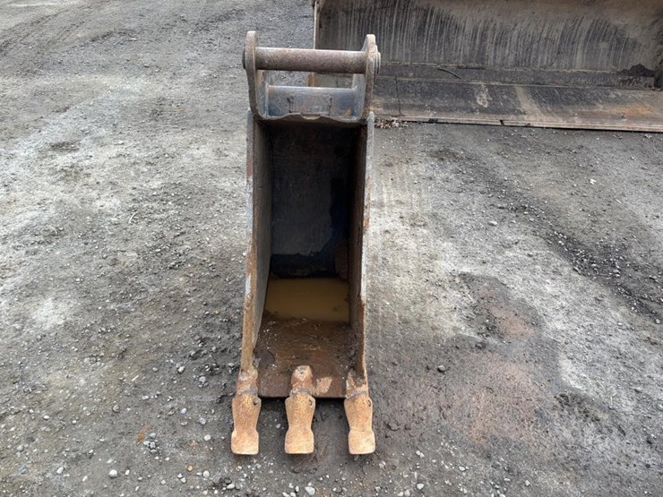 caterpillar-420-image-5