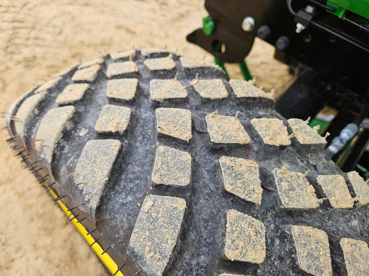 2025-john-deere-2038r-image-44