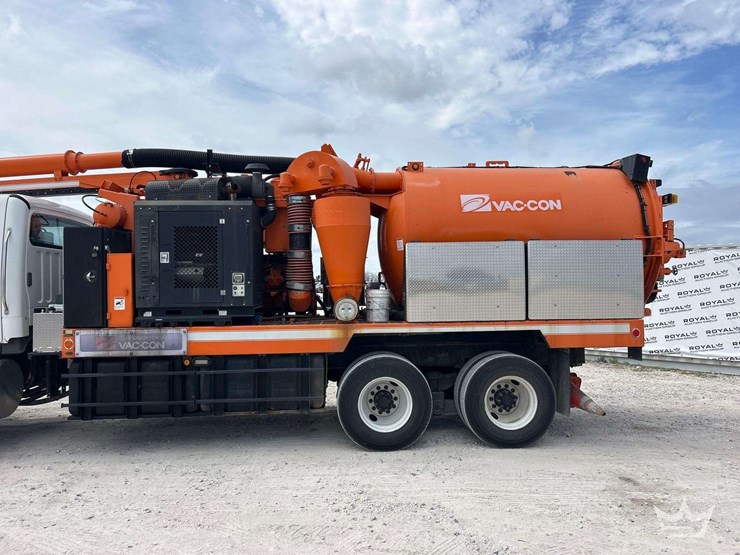 2020-freightliner-114sd-image-18