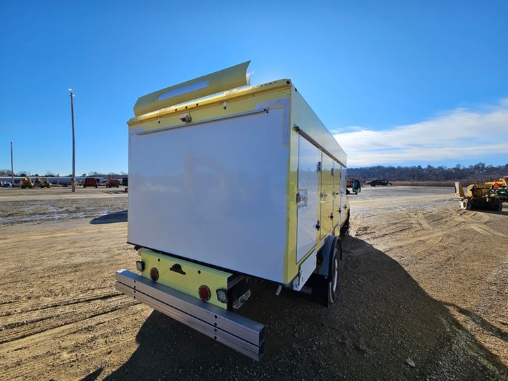 2019-ford-e450-image-5