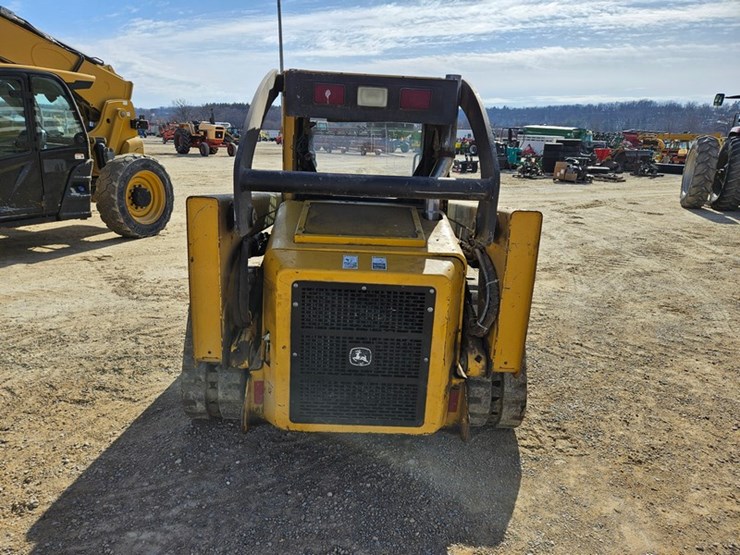 2007-deere-ct322-image-4