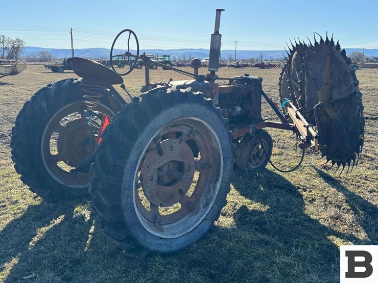 international-harvester-h-tractor-image-5