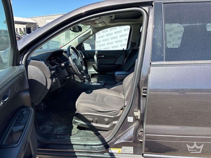 2014-gmc-acadia-image-10