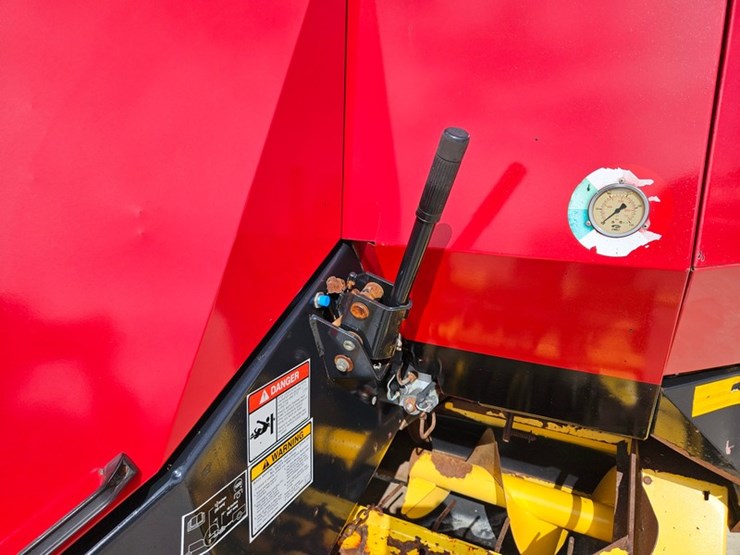 new-holland-bb940a-image-19