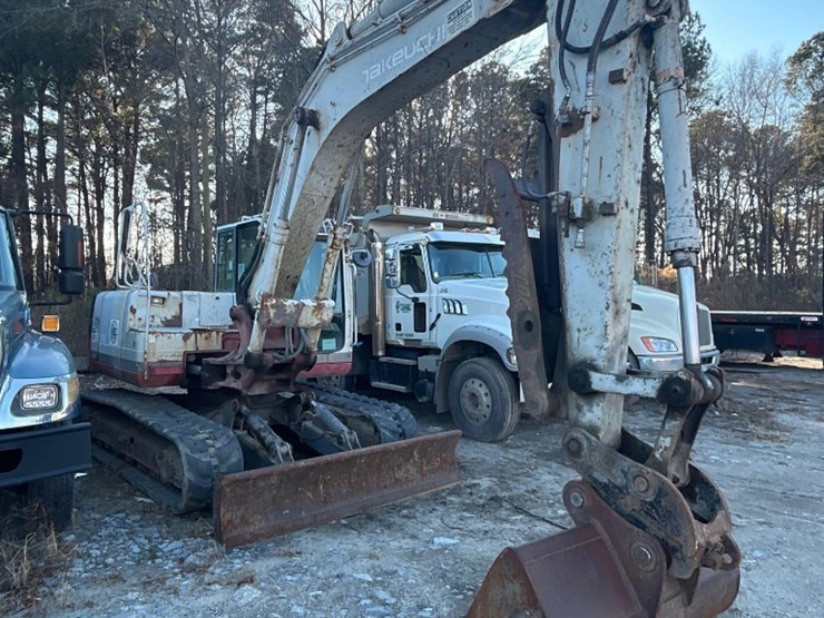 2015-takeuchi-tb1140-image-2