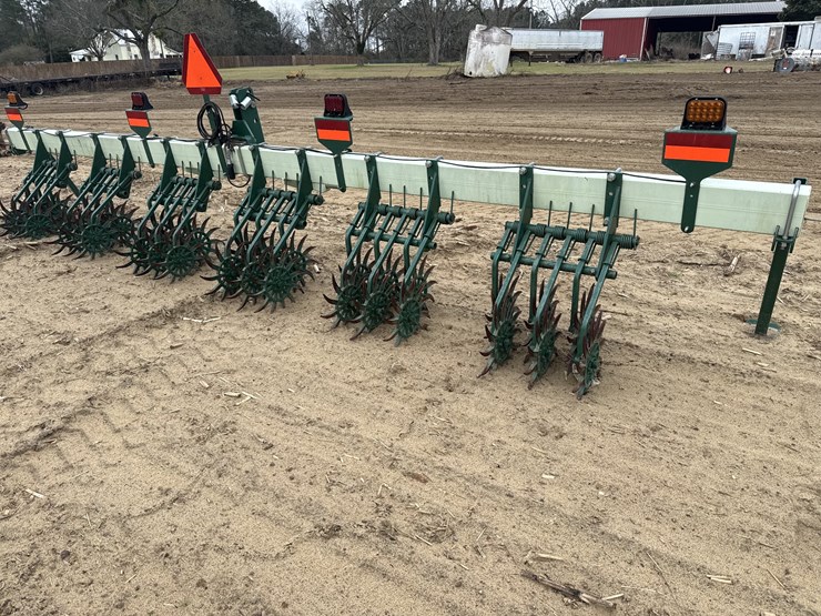 2023-kmc-3pt-6-row-rolling-cultivator-image-5