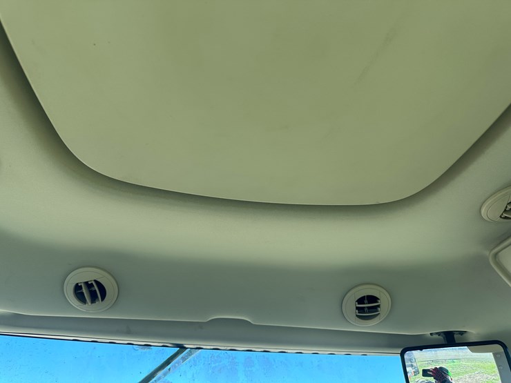 john-deere-8285r-image-56