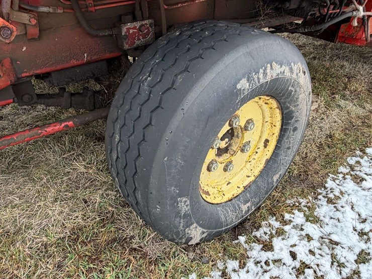 new-holland-1075-image-18