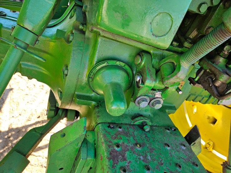 john-deere-3010-image-19
