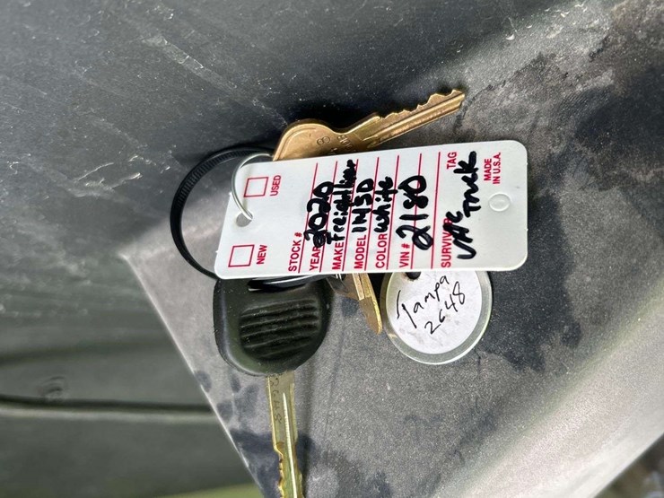 2020-freightliner-114sd-image-36