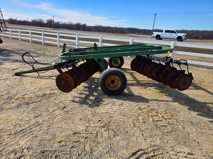 john-deere-111-image-2