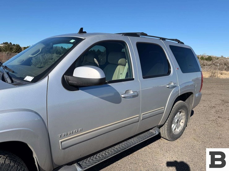2011-chevrolet-tahoe-image-11