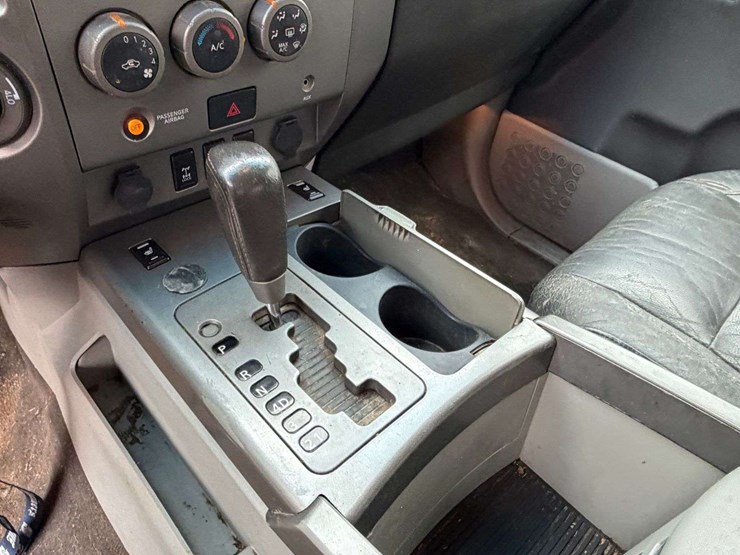 2004-nissan-titan-image-24