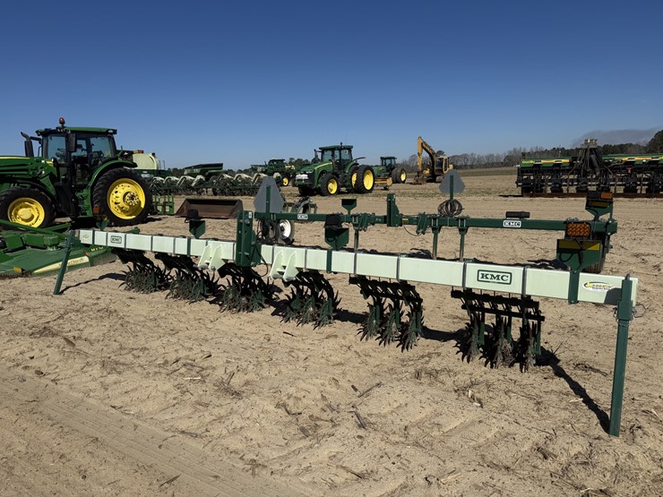 2023-kmc-3pt-6-row-rolling-cultivator-image-1