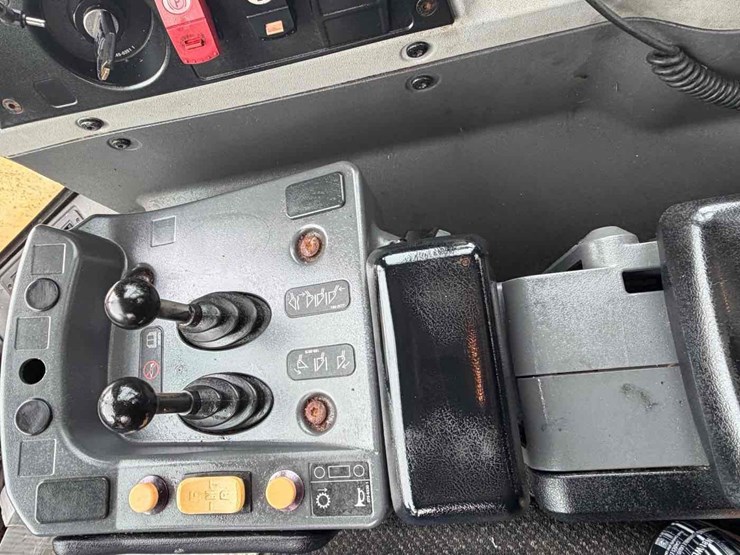 2014-caterpillar-962k-image-19