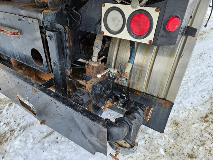 2001-vactor-2100-image-13