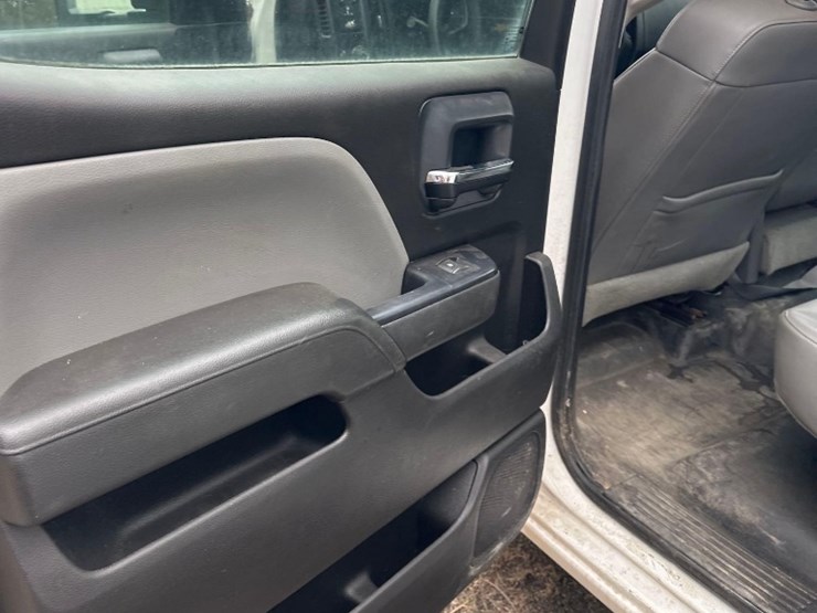 2016-chevrolet-3500hd-image-11