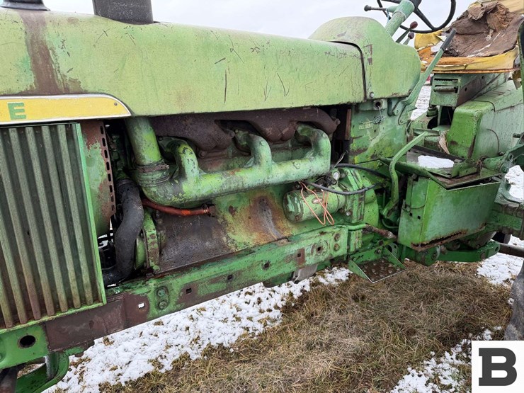john-deere-4010-image-13