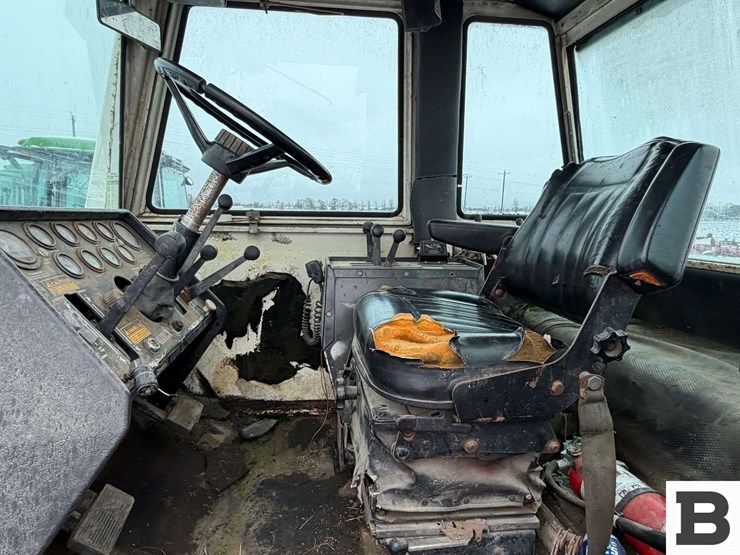 case-2670-tractor-image-31