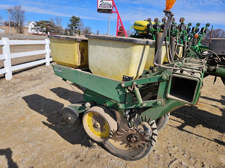 john-deere-7000-image-32