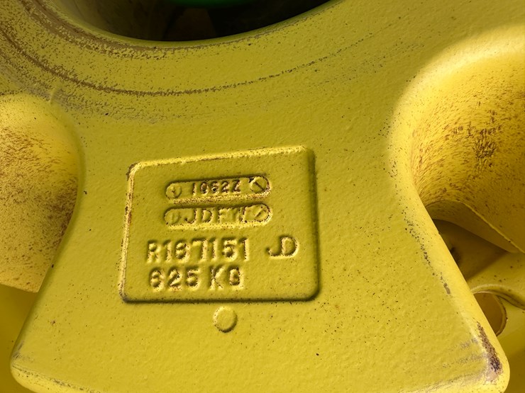 john-deere-8285r-image-12