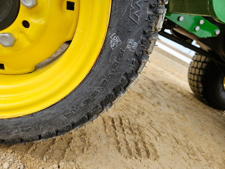 2025-john-deere-2038r-image-36