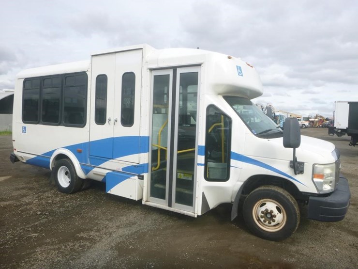 2014-ford-e450-image-2