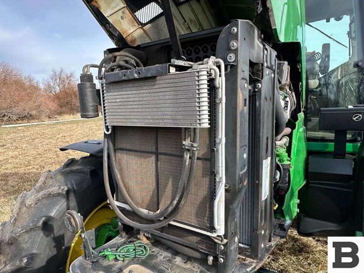 2014-john-deere-6140m-image-13