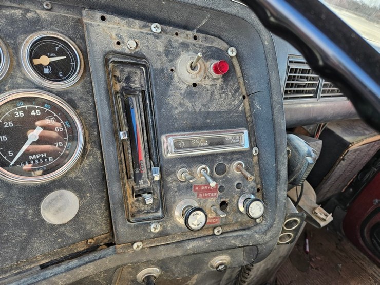 1989-ford-l9000-image-42