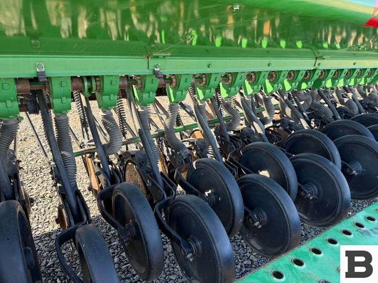 john-deere-450-image-22