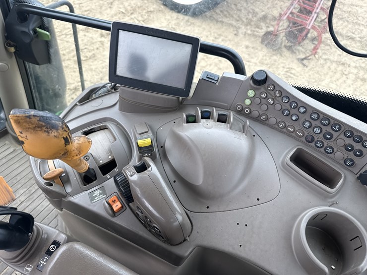 2016-john-deere-6155r-image-14