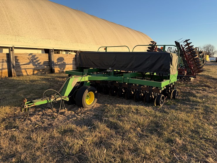 john-deere-750-image-1