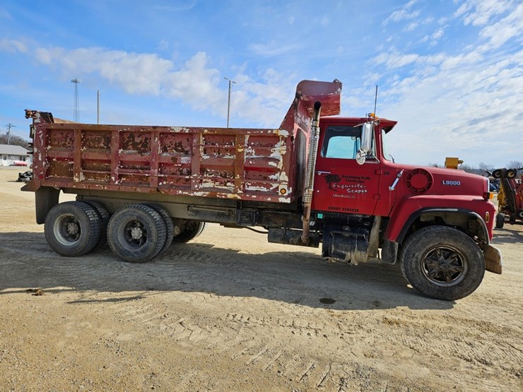 1989-ford-l9000-image-6