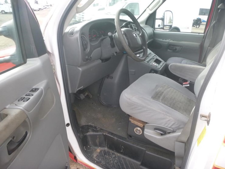 2005-ford-e450-image-11