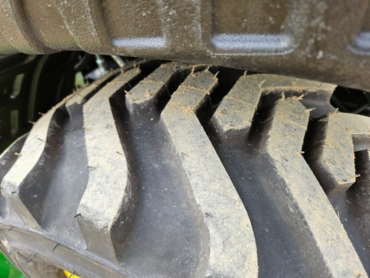 2024-john-deere-1025r-image-50