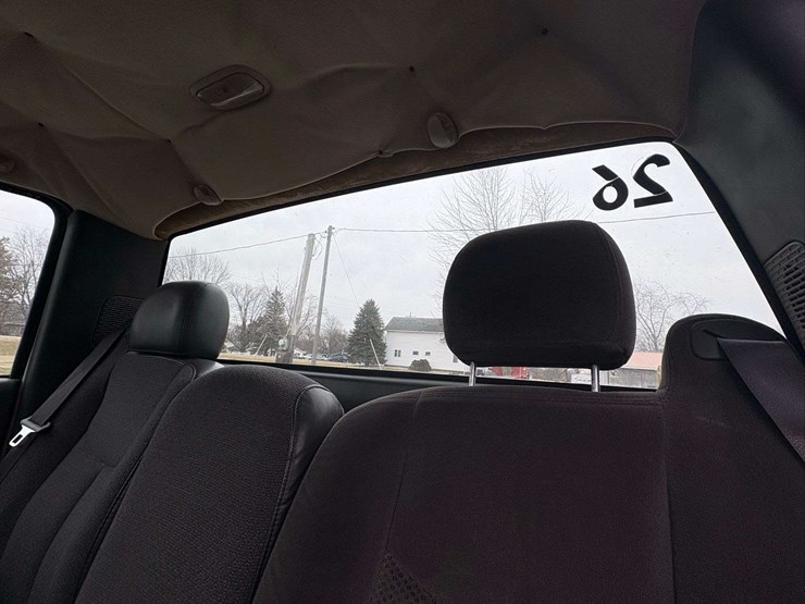 2004-chevrolet-silverado-pickup-with-plow-and-liftgate-image-20