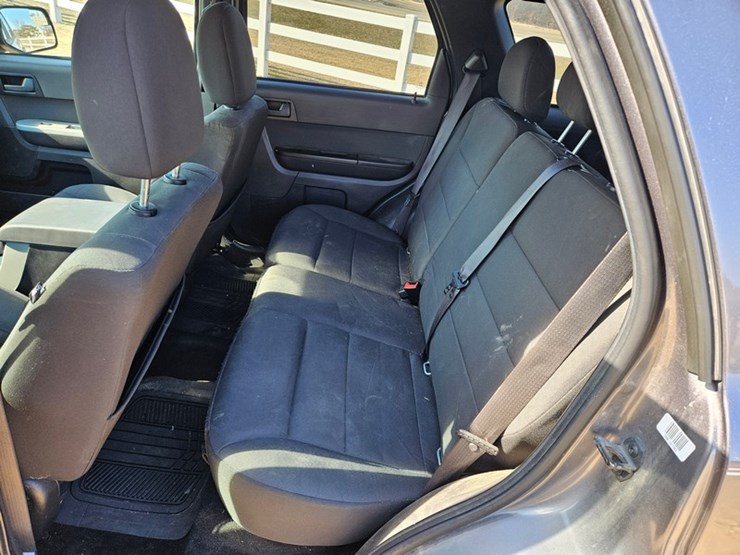 2012-ford-escape-image-12