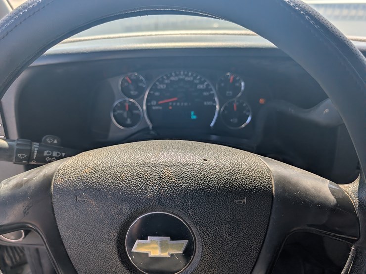 2010-chevrolet-express-3500-image-7