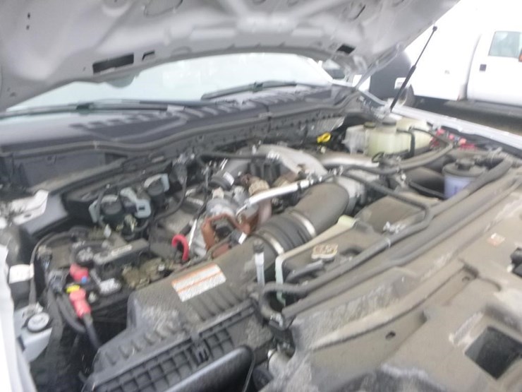 2022-ford-f550-image-23