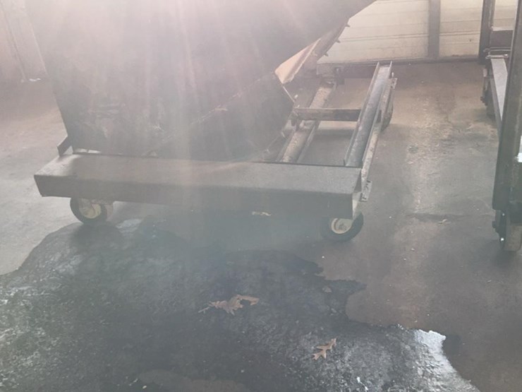 #220-•-wheeled-self-dumping-hopper-image-7