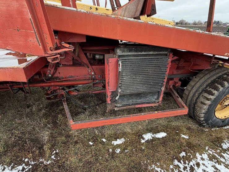 new-holland-1085-image-21