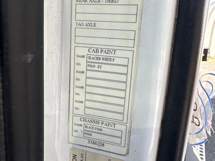 2017-volvo-vnl64-t/a-truck-tractor-image-10