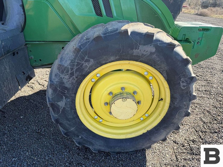 2013-john-deere-6125r-image-45