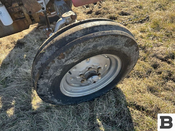 massey-ferguson-165-image-24