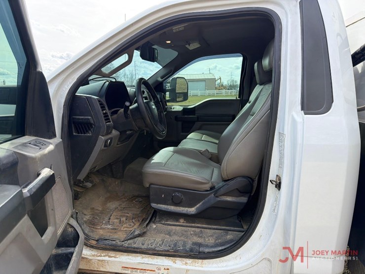 2018-ford-f550-xl-image-30