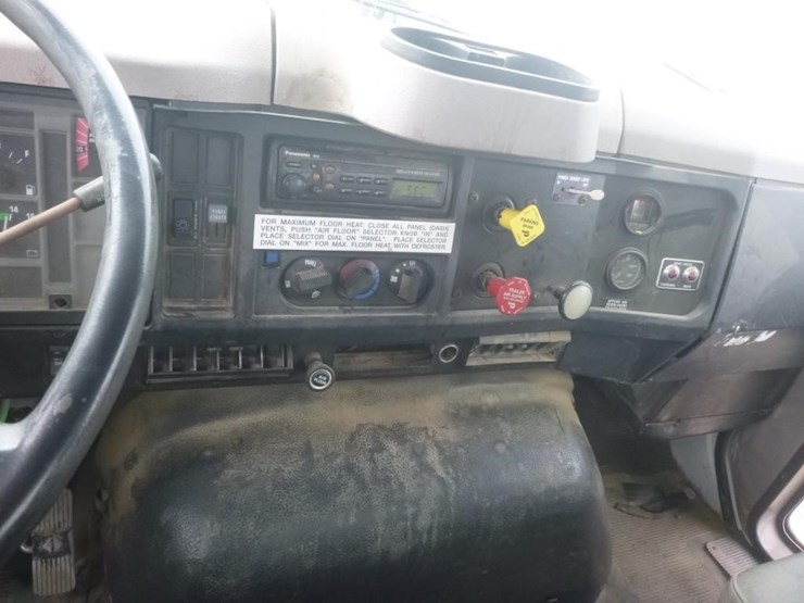 1999-international-2674-image-16