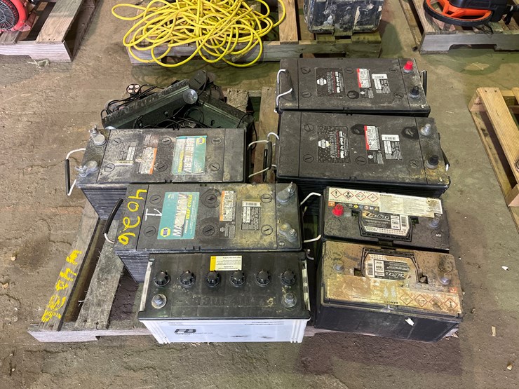 #4026-•-batteries-and-flashing-lights-image-2